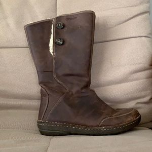 Sherpa-lined Leather Teva Boots!!
